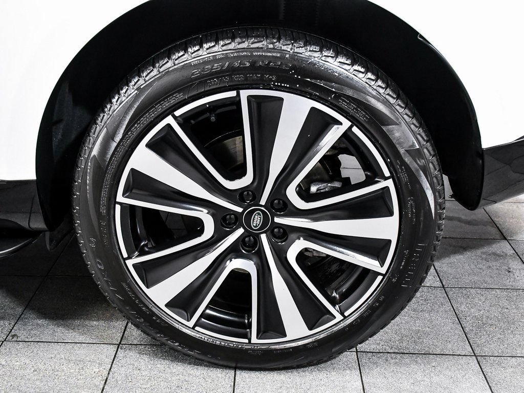 Used 2024 Land Rover Range Rover SE AWD/4WD image 8