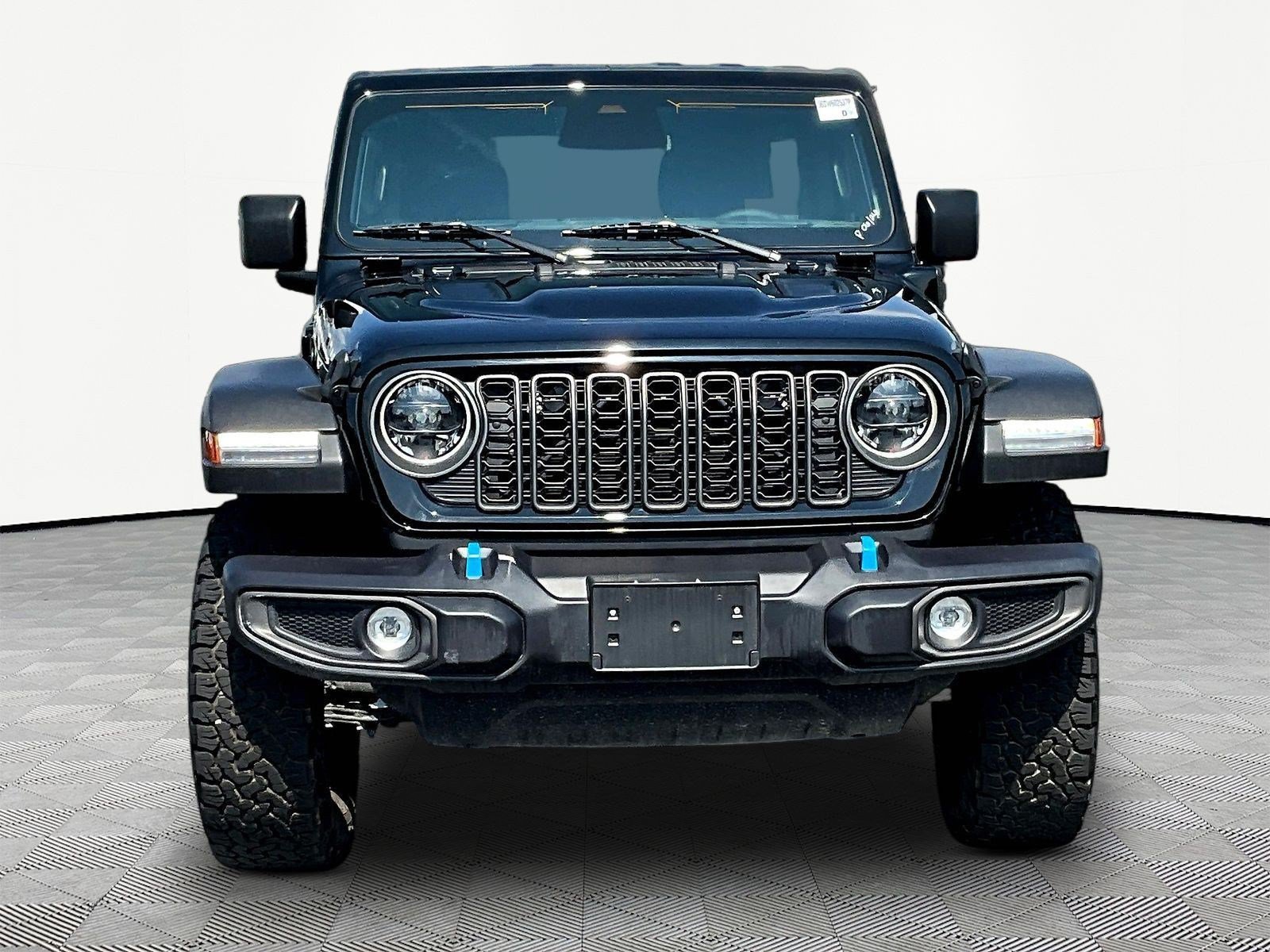 Used 2025 Jeep Wrangler Unlimited Rubicon 4xe w/ Convenience Group AWD/4WD image 2