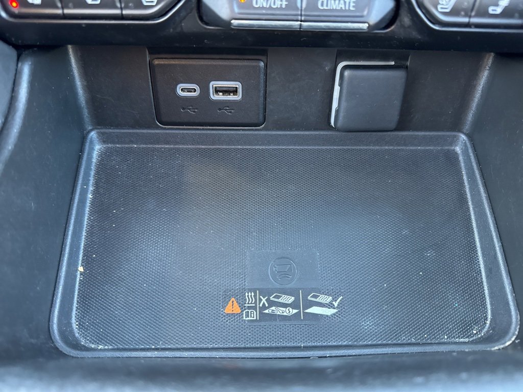 Used 2024 Chevrolet Suburban High Country image 28