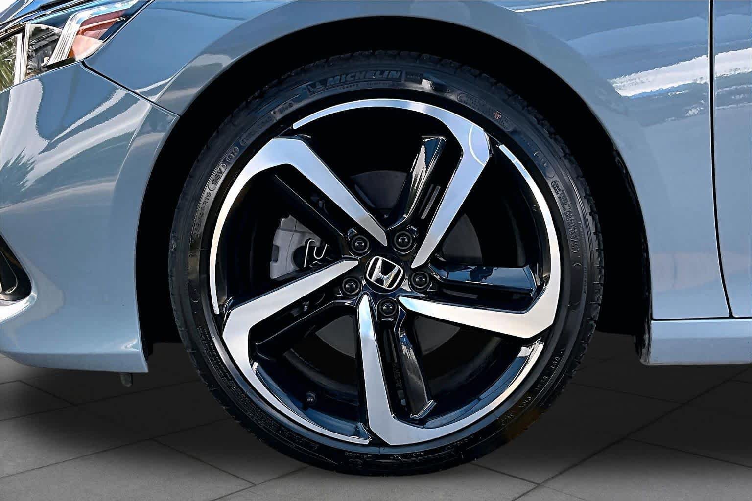 Used 2022 Honda Accord Sport image 11