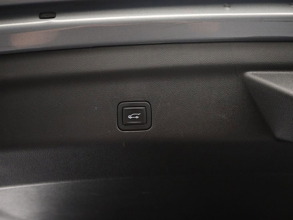 Used 2024 GMC Yukon XL AT4 w/ Technology Package image 46