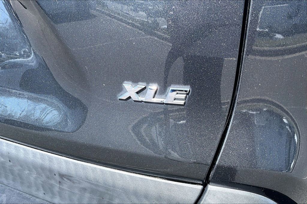Used 2020 Toyota RAV4 XLE image 24