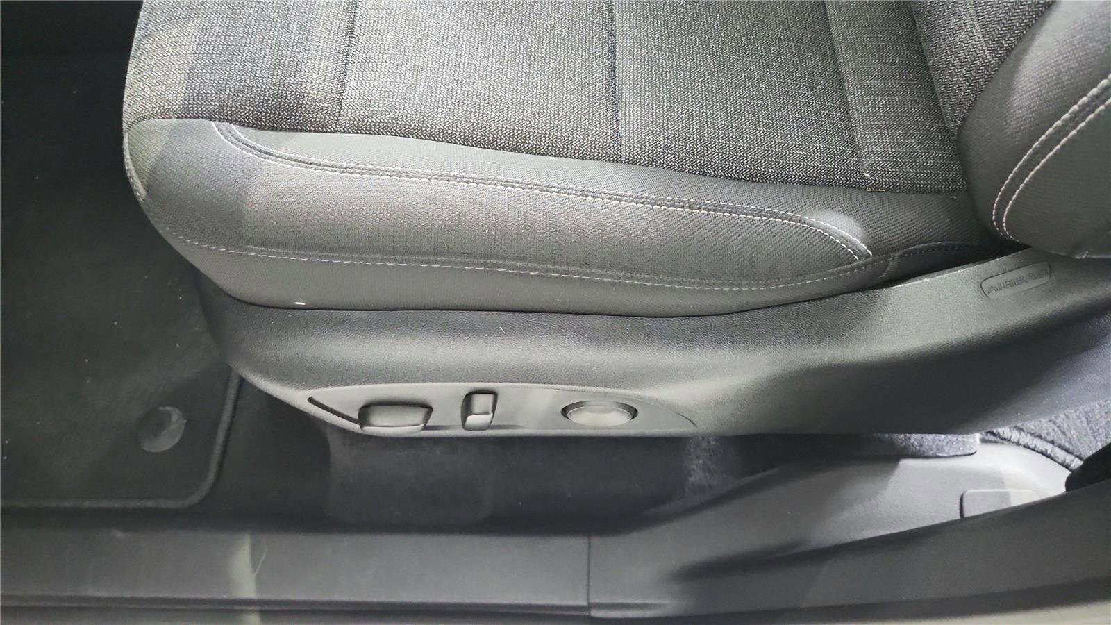 New 2025 GMC Acadia Elevation image 11