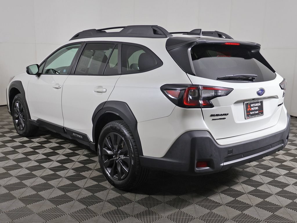 Used 2025 Subaru Outback Onyx Edition AWD/4WD image 11