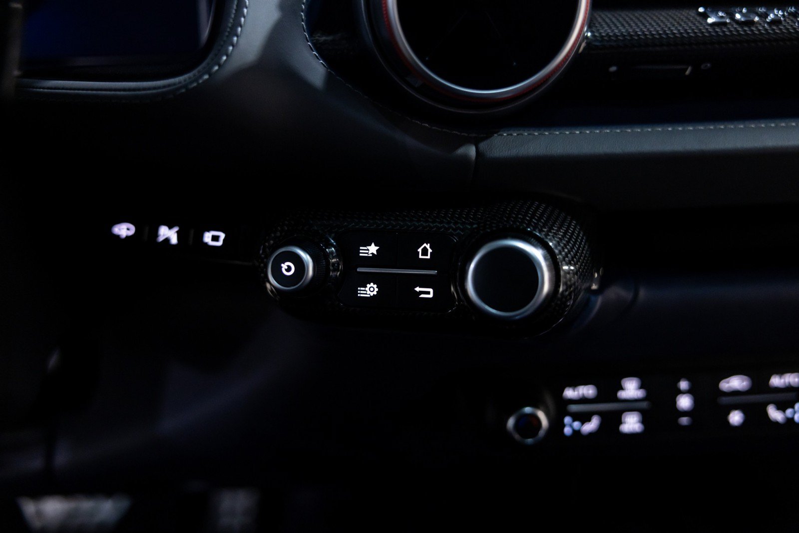 Used 2019 Ferrari 812 Superfast RWD image 46