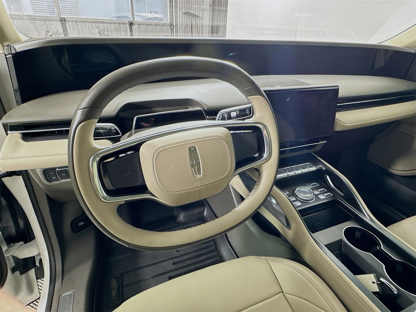 Used 2024 Lincoln Nautilus Premier w/ Equipment Group 102A image 9