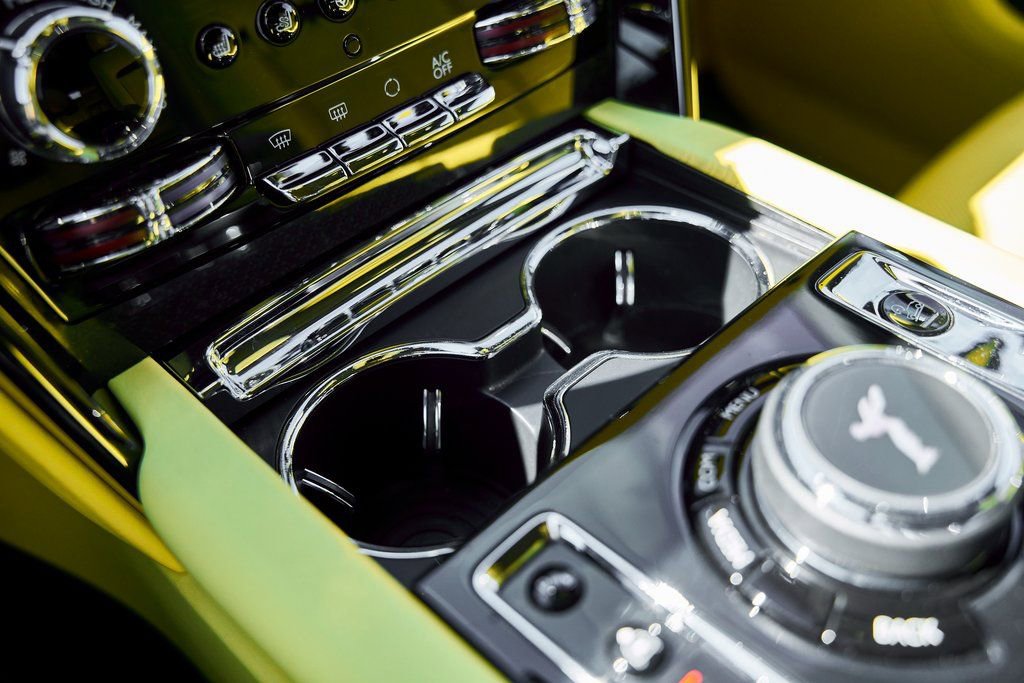 Used 2022 Rolls-Royce Cullinan Black Badge w/ Dark Exterior Package image 75