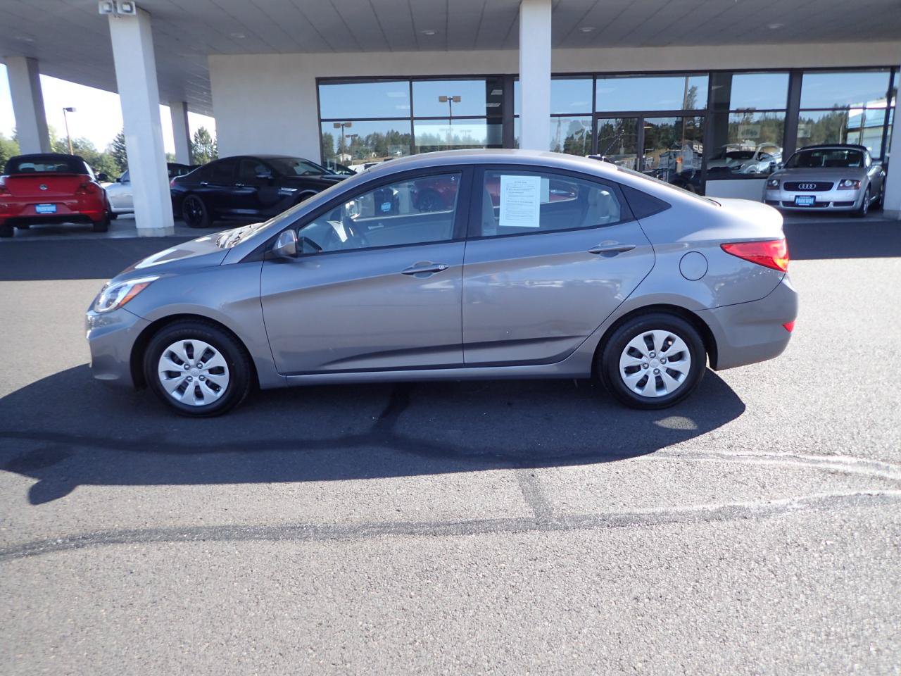 Used 2016 Hyundai Accent SE FWD image 2