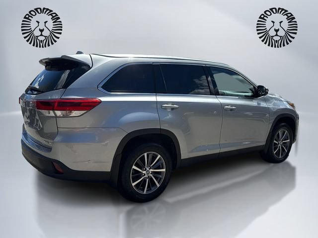 Used 2019 Toyota Highlander XLE AWD/4WD image 6
