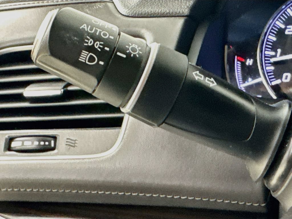Used 2014 Acura RLX w/ Technology Package FWD image 13