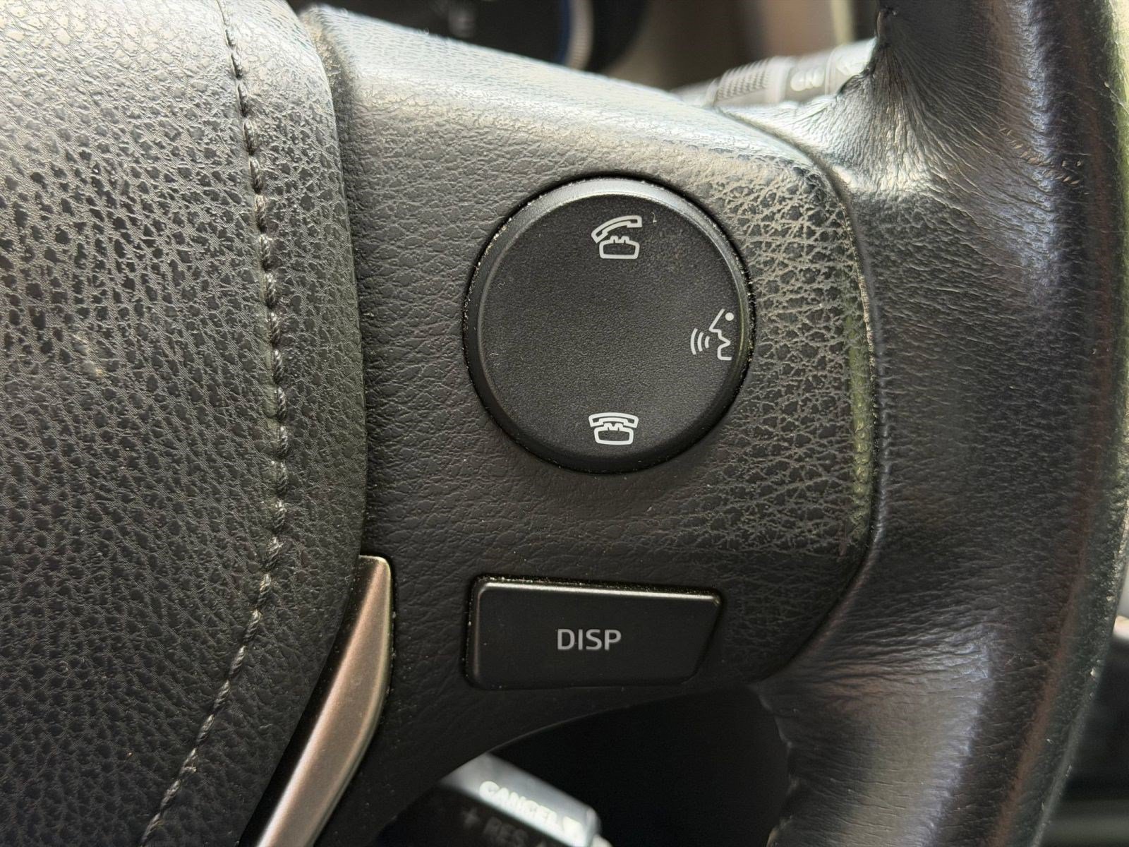 Used 2015 Toyota RAV4 Limited AWD/4WD image 25