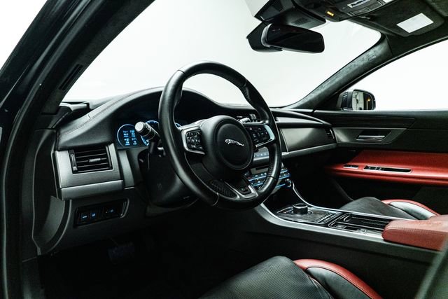 Used 2018 Jaguar XF First Edition image 24
