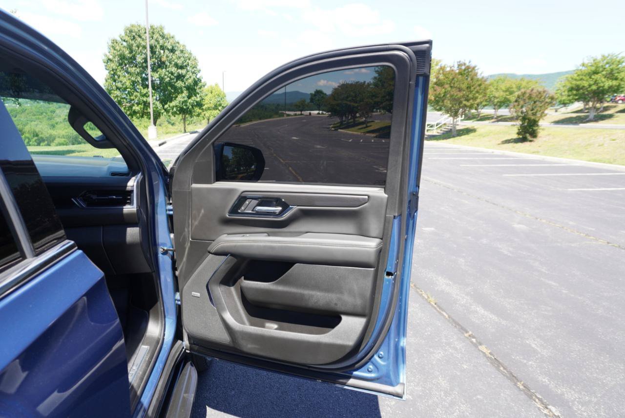 Used 2026 GMC Yukon XL Elevation w/ Elevation Premium Package AWD/4WD image 29
