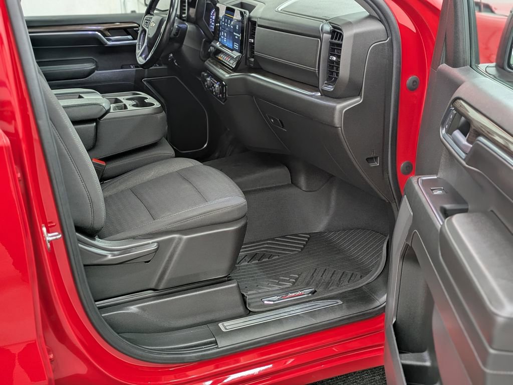 Used 2022 Chevrolet Silverado 1500 LT AWD/4WD image 20