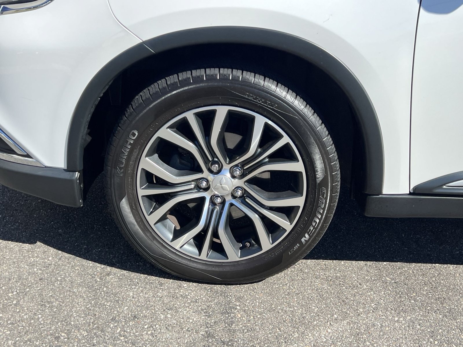Used 2016 Mitsubishi Outlander SE AWD/4WD image 9