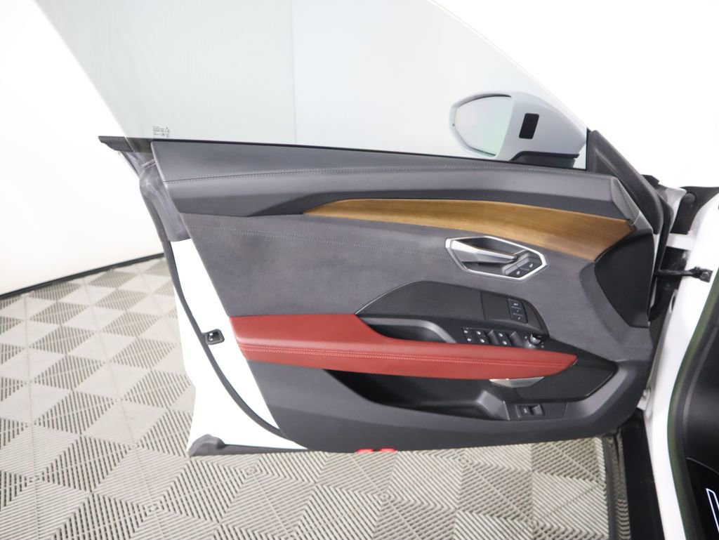Certified 2023 Audi e-tron GT Prestige image 25