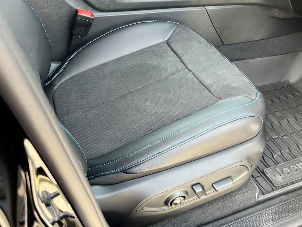 New 2023 Jeep Grand Cherokee Trailhawk w/ Advanced Protech Group II image 5