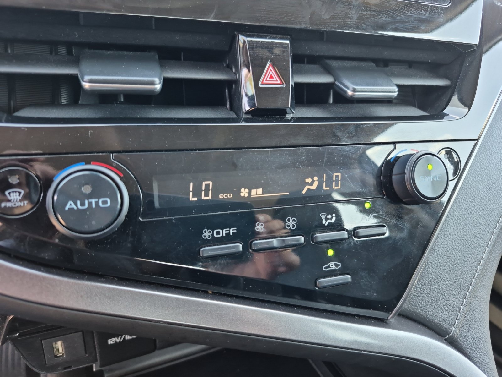 Used 2024 Toyota Camry SE FWD image 30