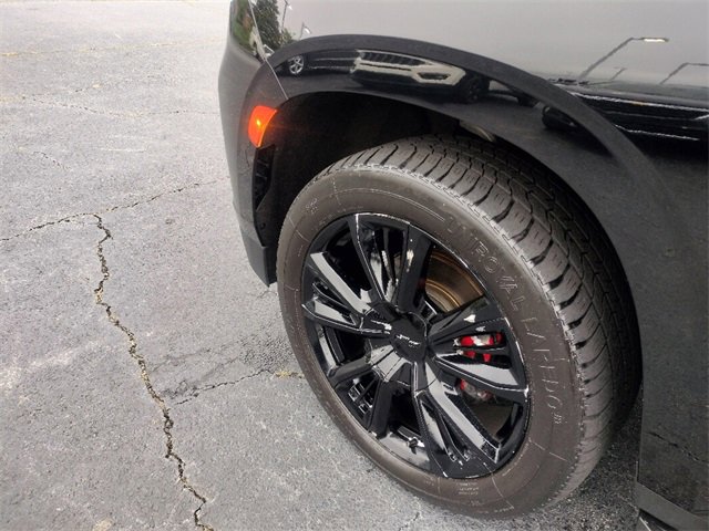 Used 2023 Chevrolet Suburban High Country image 16