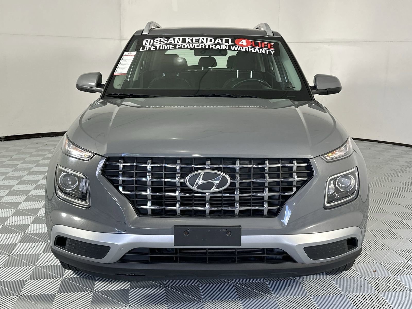 Used 2021 Hyundai Venue SEL w/ Cargo Package image 3
