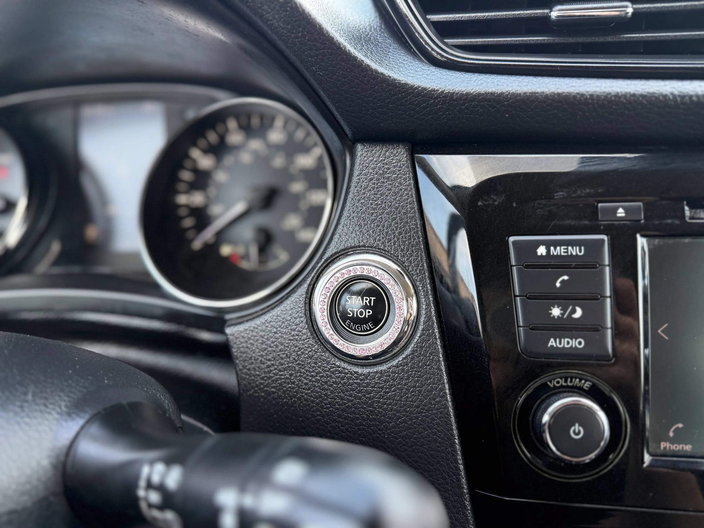 Used 2020 Nissan Rogue SV FWD image 20