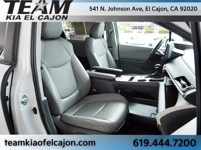 Used 2022 Toyota Sienna XLE w/ XLE Plus Package FWD image 12