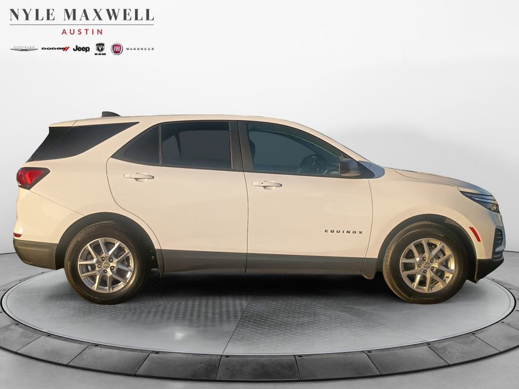 Used 2023 Chevrolet Equinox LS w/ LS Convenience Package image 17