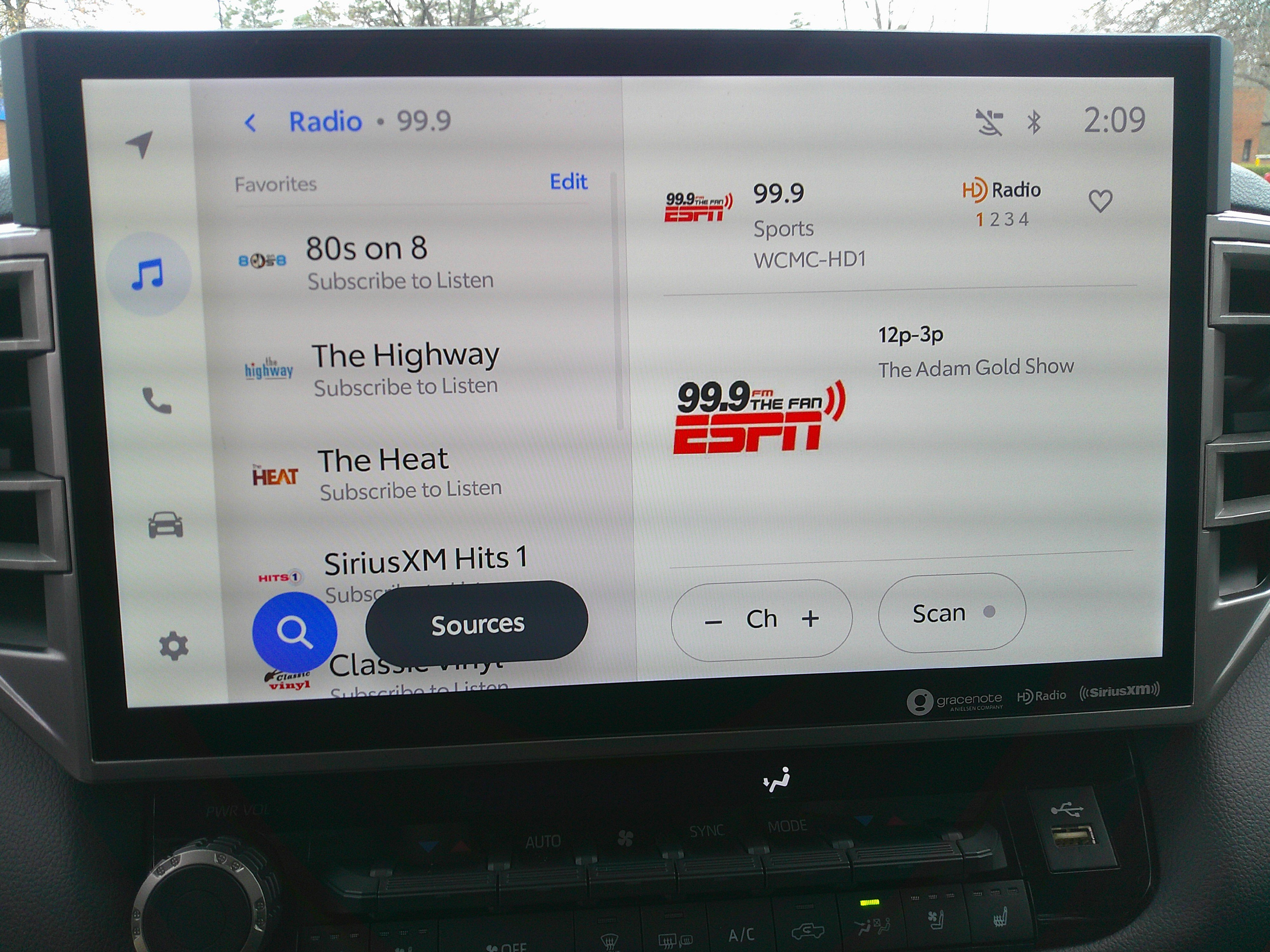 Used 2024 Toyota Tundra Limited image 24