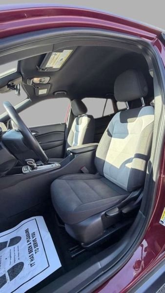 Used 2024 Chevrolet Trax RS image 30