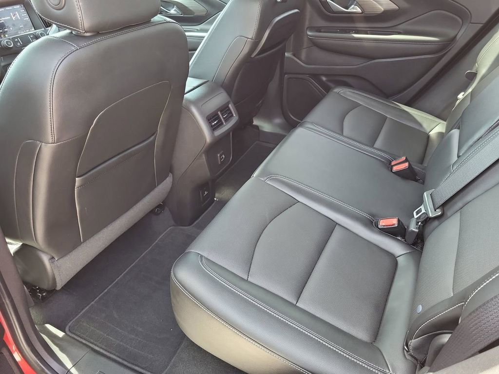 Used 2023 GMC Terrain SLT w/ Elevation Edition image 22