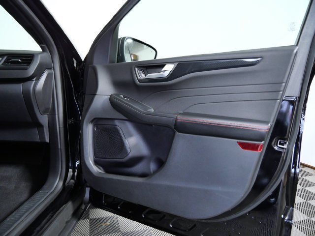 Certified 2023 Ford Escape ST-Line w/ Tech Pack #1 AWD/4WD image 9