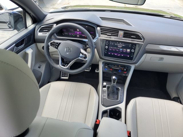 Certified 2024 Volkswagen Tiguan SE R-Line FWD image 7