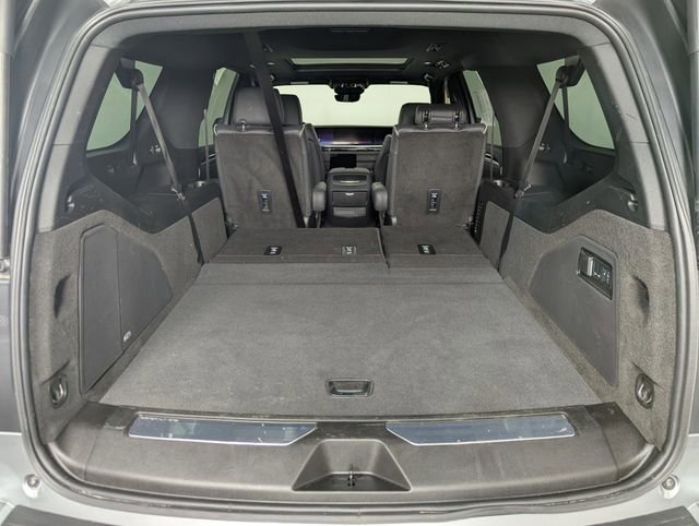 Used 2025 Cadillac Escalade ESV Premium Luxury w/ Touring Package AWD/4WD image 25