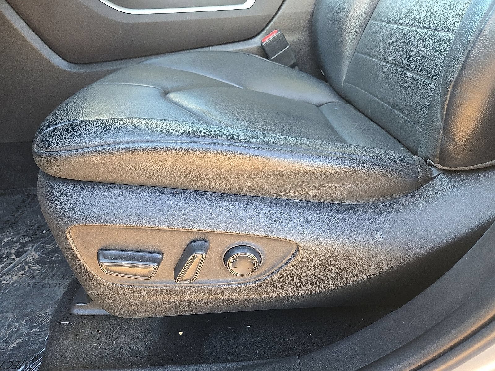 Used 2022 Toyota Highlander XLE AWD/4WD image 24