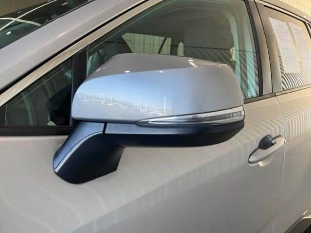 Used 2022 Toyota RAV4 XLE w/ Convenience Package image 3