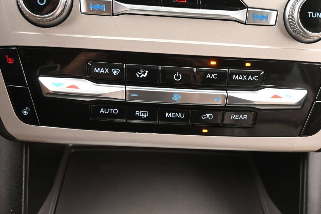 Used 2023 Ford Explorer XLT w/ Equipment Group 202A AWD/4WD image 21