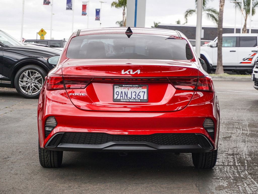 Certified 2022 Kia Forte LXS w/ LXS Technology Package FWD image 6