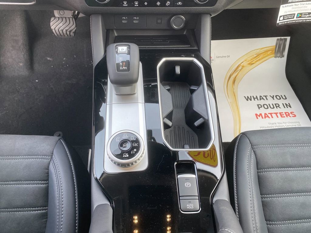 New 2026 Mitsubishi Outlander SE image 22
