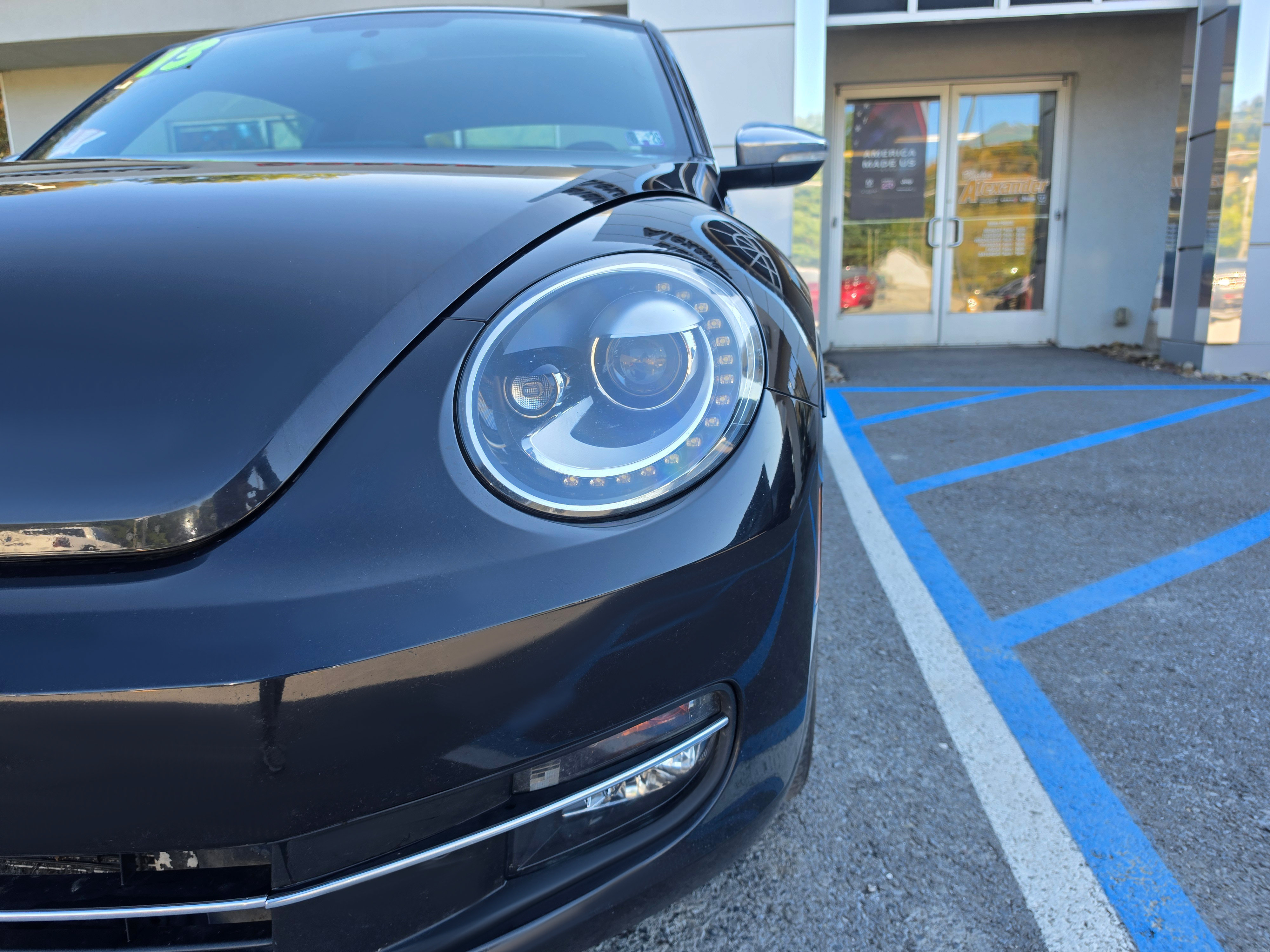 Used 2013 Volkswagen Beetle Turbo FWD image 11
