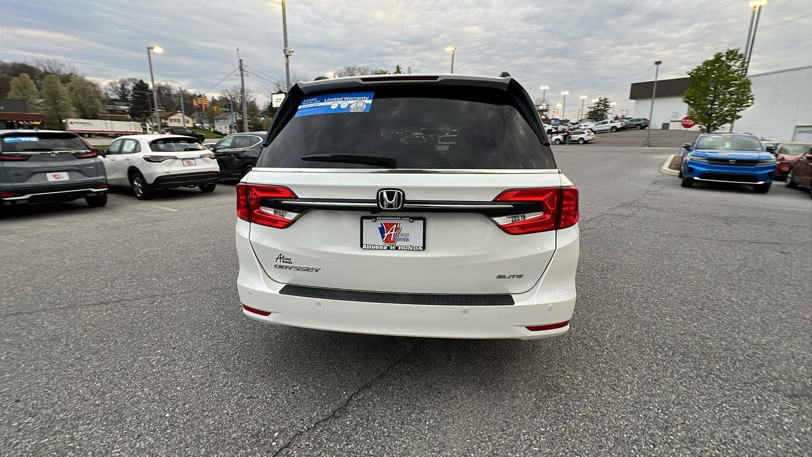 Used 2022 Honda Odyssey Elite image 5