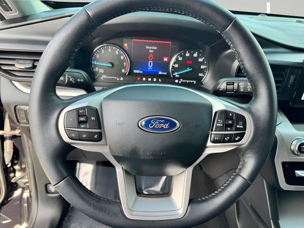 Used 2022 Ford Explorer XLT w/ Class IV Trailer Tow Package AWD/4WD image 30