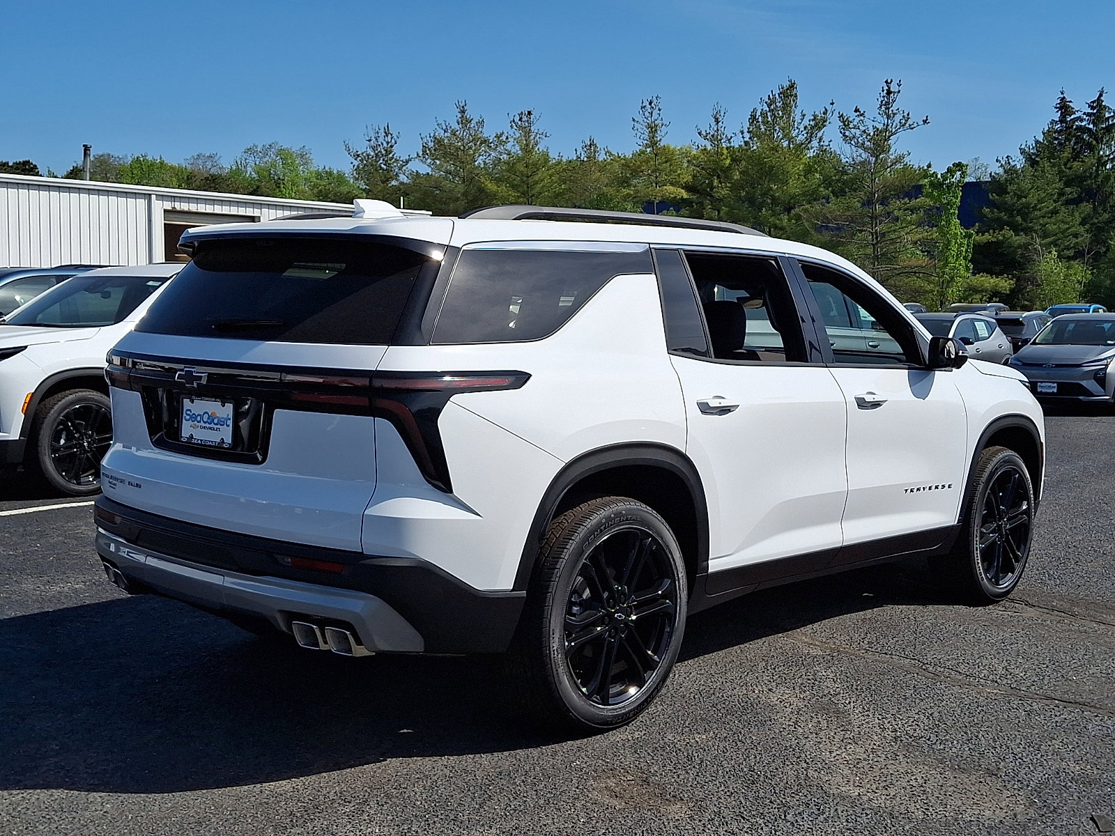 New 2026 Chevrolet Traverse LT w/ Driver Confidence Package AWD/4WD image 5