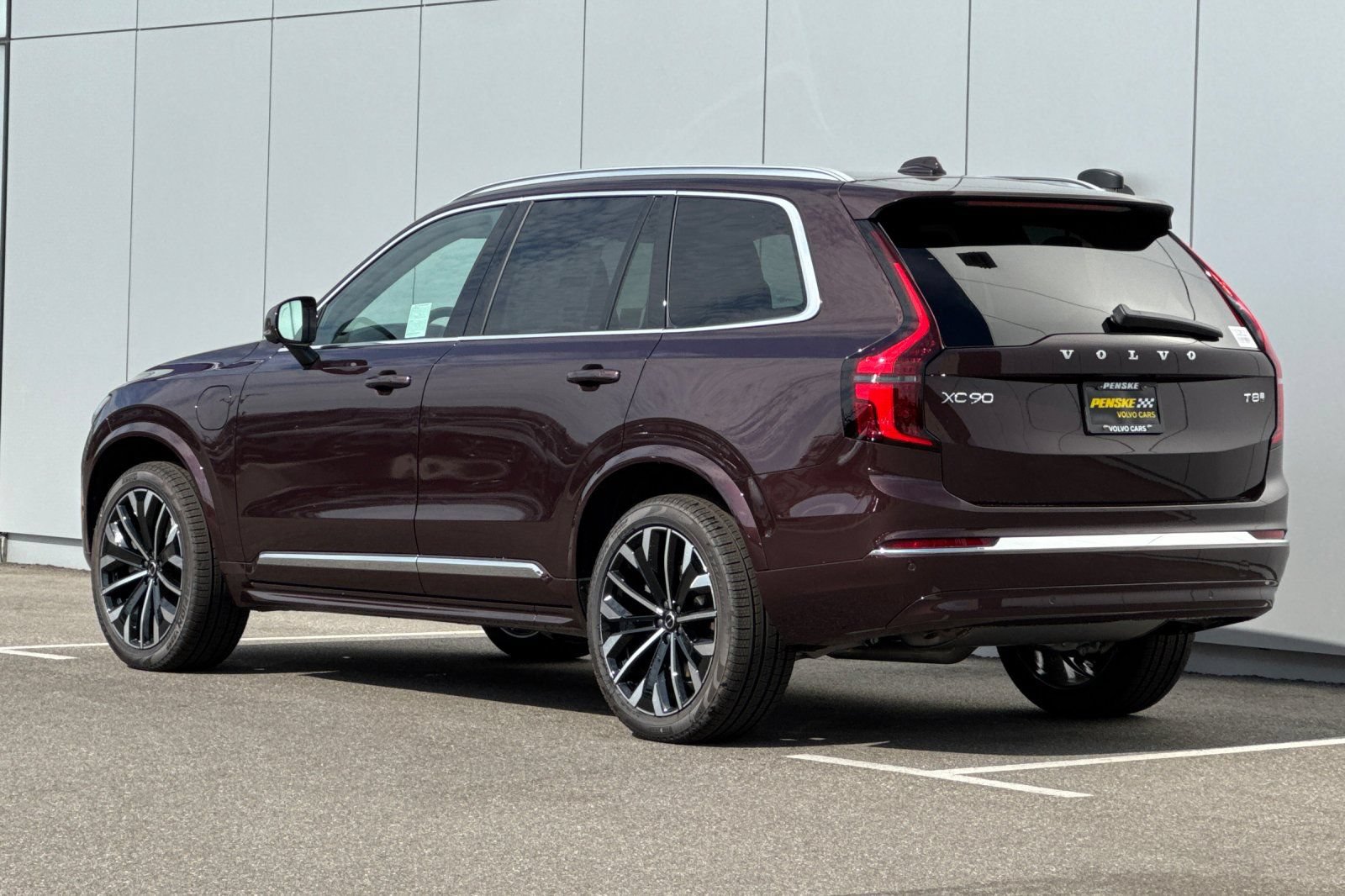 New 2026 Volvo XC90 T8 Plus w/ Protection Package AWD/4WD image 3
