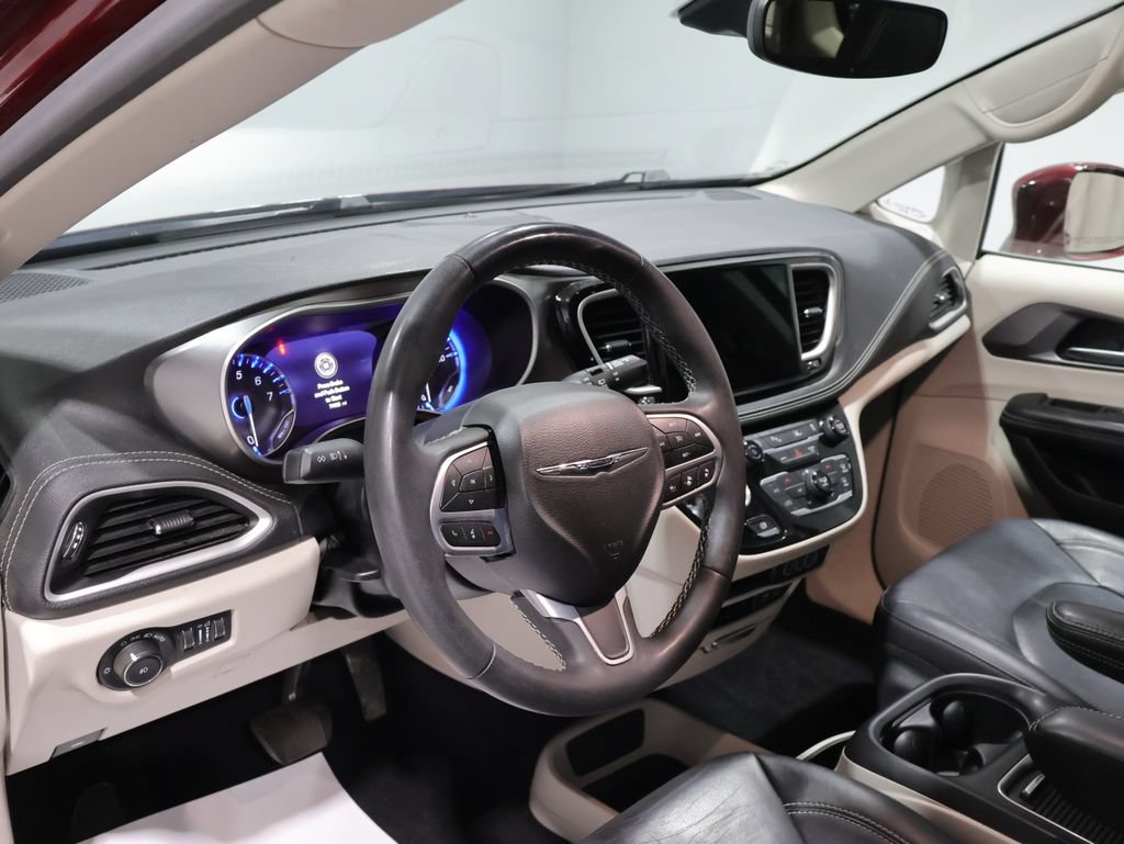 Used 2022 Chrysler Pacifica Touring-L AWD/4WD image 15