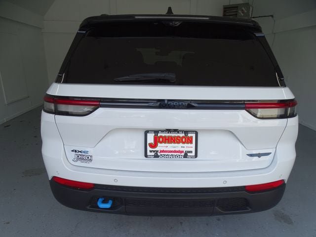 Certified 2023 Jeep Grand Cherokee Trailhawk w/ Luxury Tech Group III AWD/4WD image 21