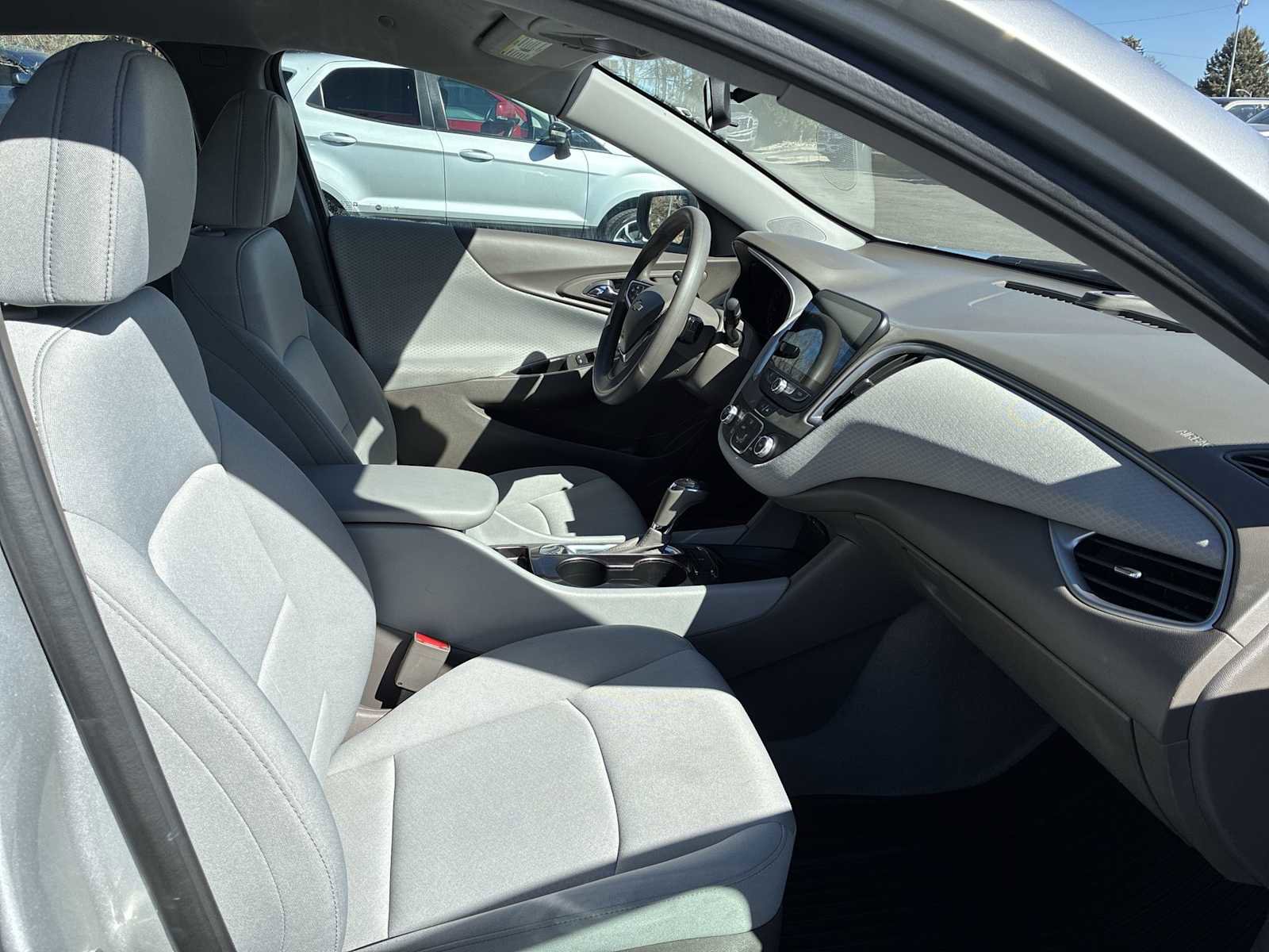 Used 2020 Chevrolet Malibu LS image 25