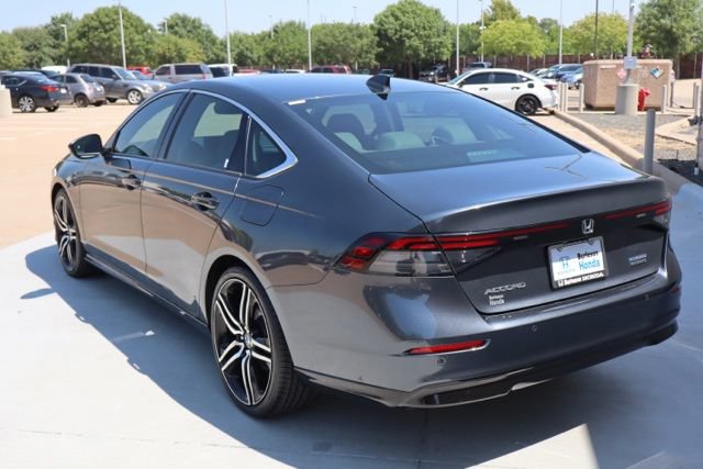 Used 2025 Honda Accord Touring image 8