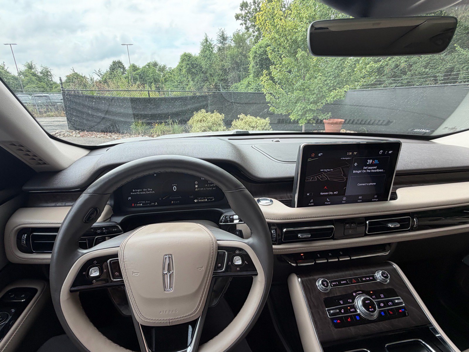 Certified 2022 Lincoln Aviator Reserve w/ Equipment Group 201A AWD/4WD image 28