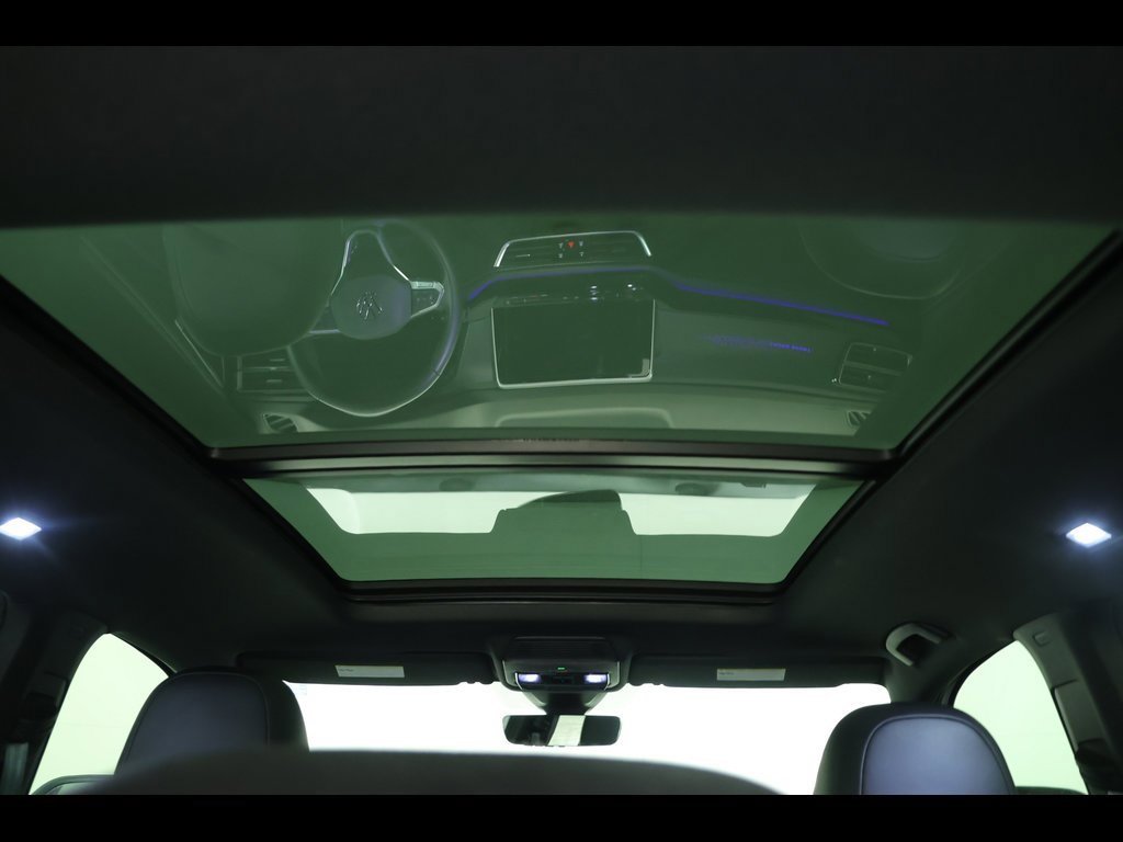 Used 2024 Volkswagen Atlas Cross Sport SEL Premium R-Line image 33