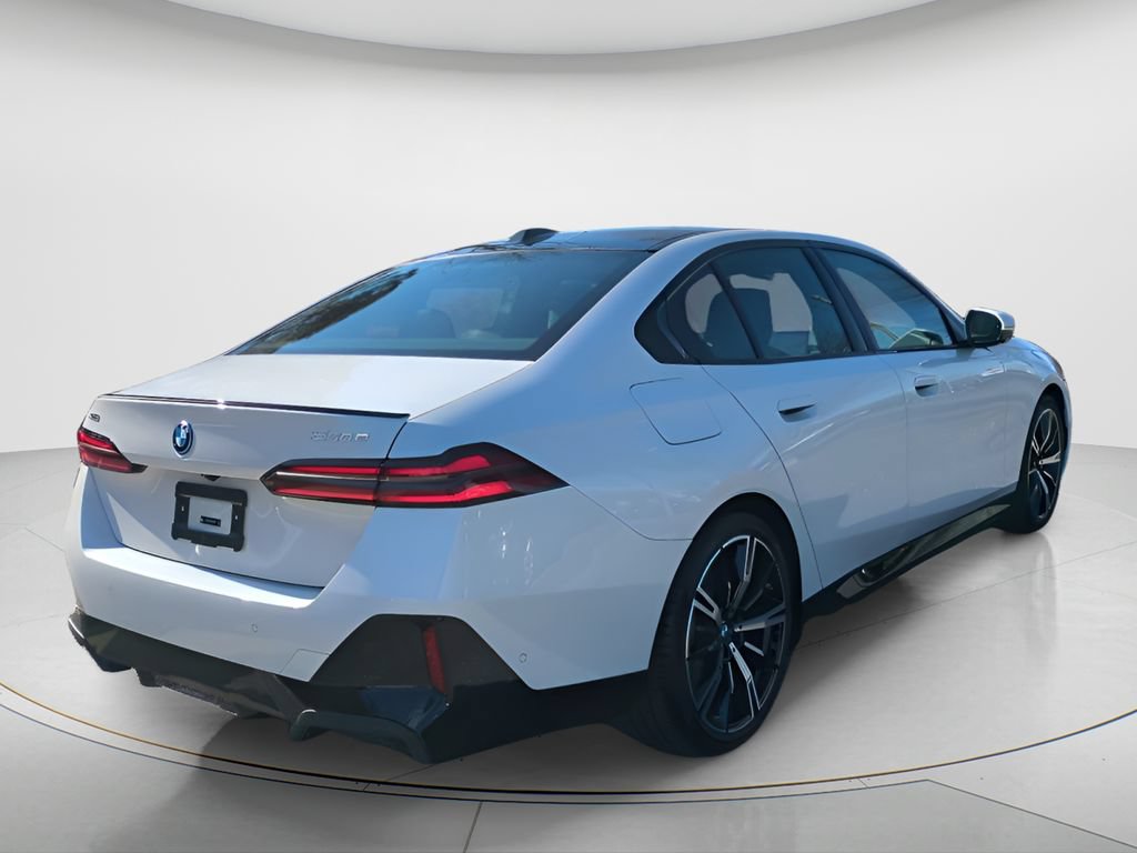 New 2026 BMW 550e xDrive w/ Premium Package AWD/4WD image 5